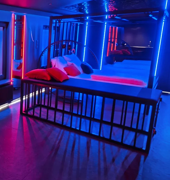 Prycza więzienna BDSM Luxxx.eu